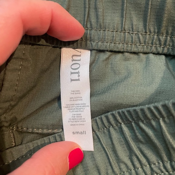 Vuori Green Ripstop Shorts Elastic Waistband - Picture 8 of 8